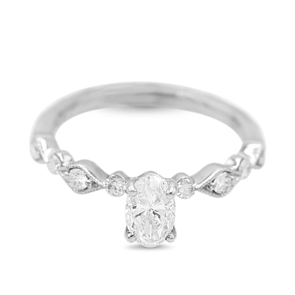 Oval Solitaire Diamond Ring in 14KT White Gold ( 0.91ct tw dia / 0.68ct Oval )