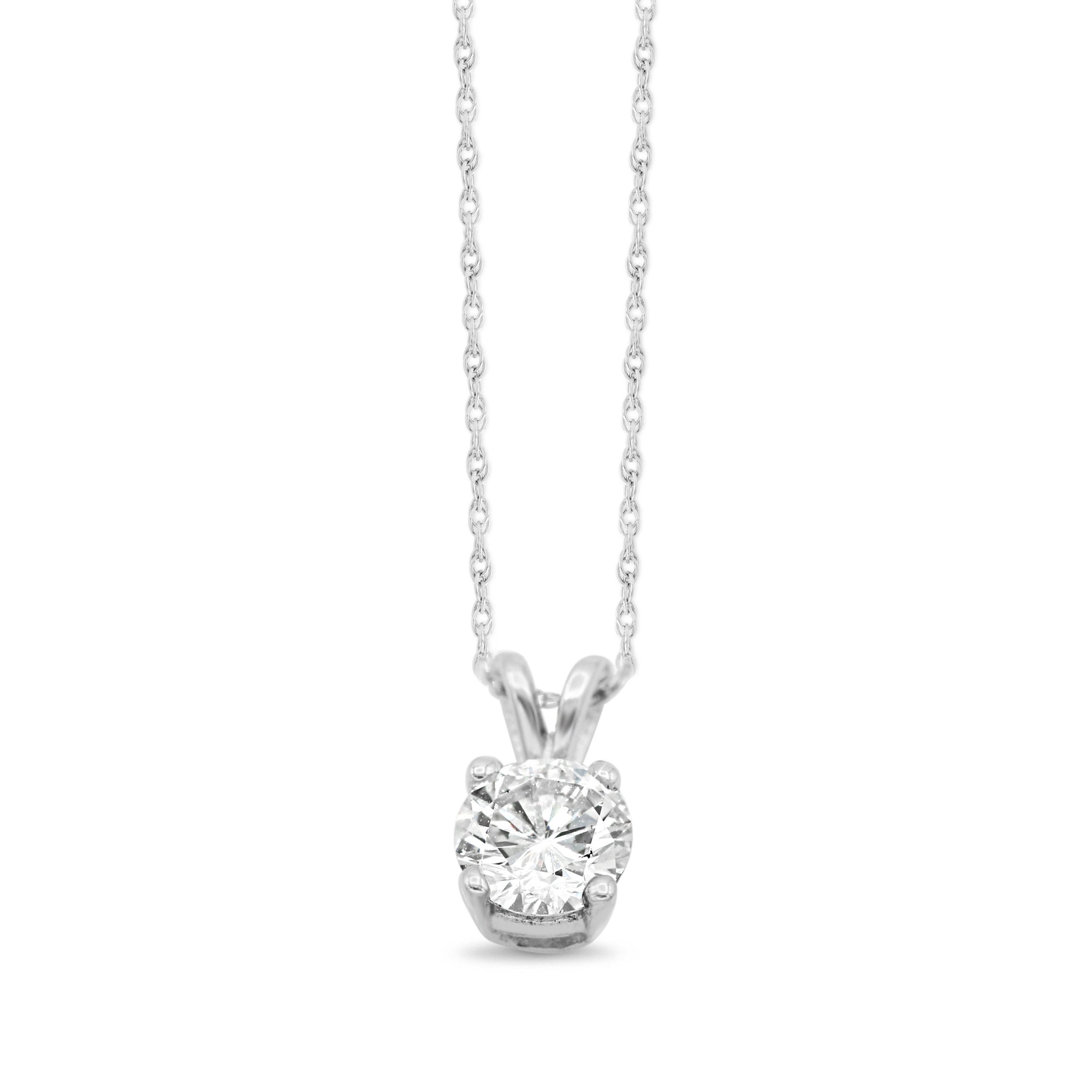 Diamond Pendant in 14KT White Gold Chain ( 0.65ct tw dia )
