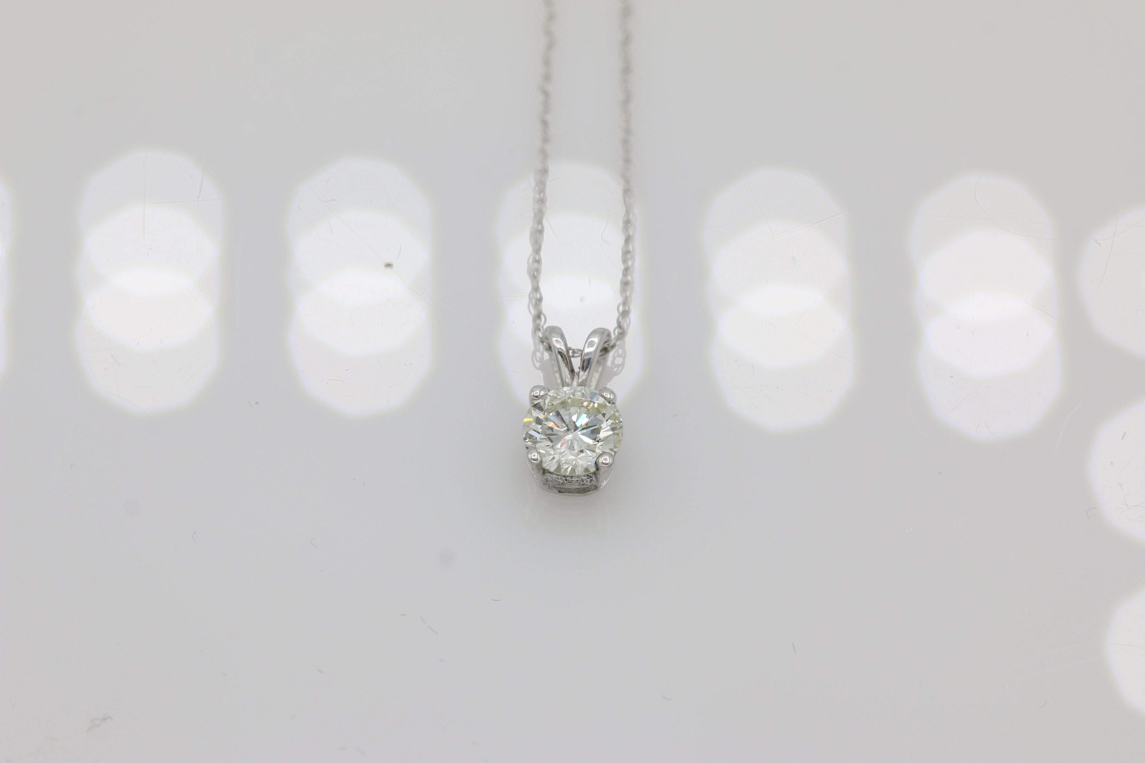 Diamond Pendant in 14KT White Gold Chain ( 0.65ct tw dia )