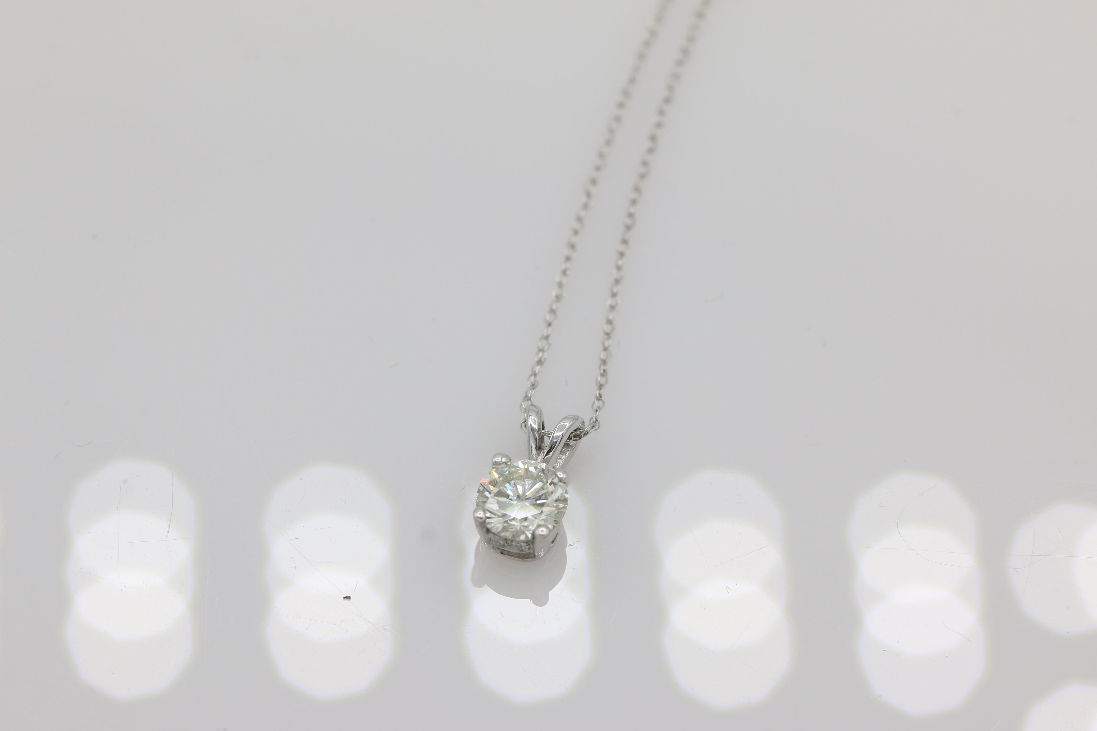 Diamond Pendant in 14KT White Gold Chain ( 0.65ct tw dia )