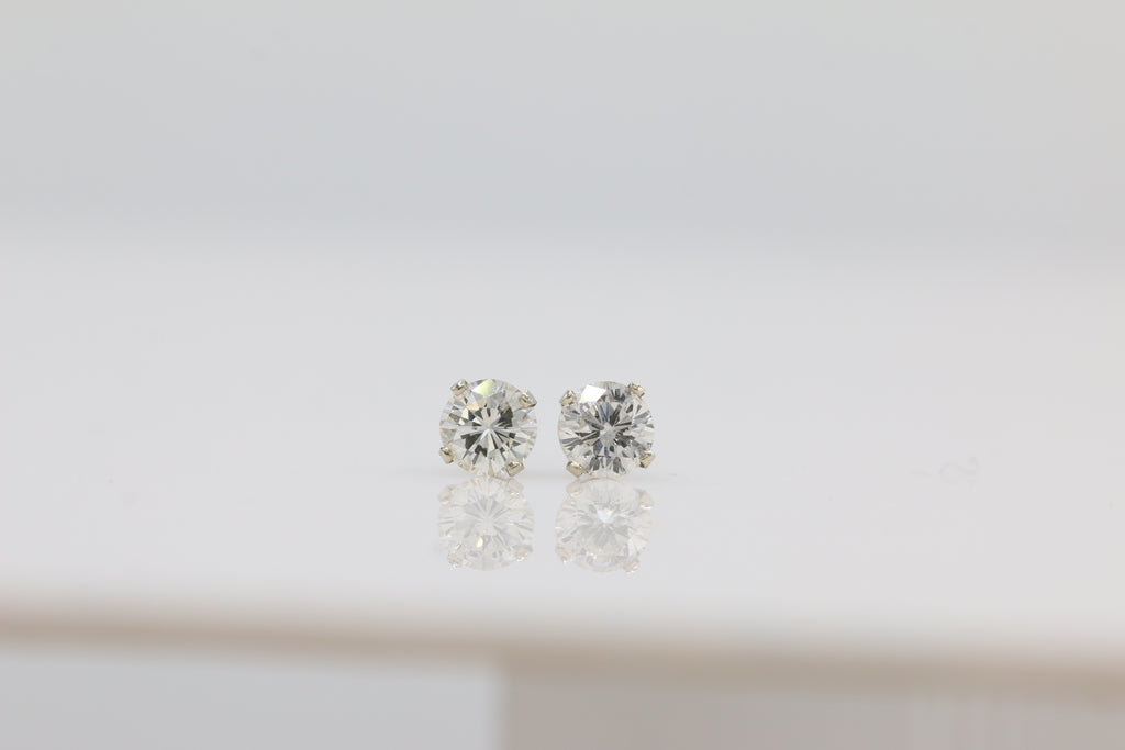 Diamond Stud Earrings in 14KT White Gold ( 0.75ct tw dia )
