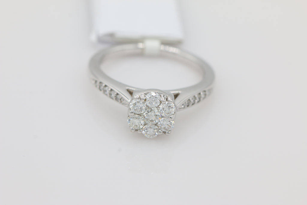 Cluster Diamond Ring in 14KT White Gold ( 0.63ct tw dia ))