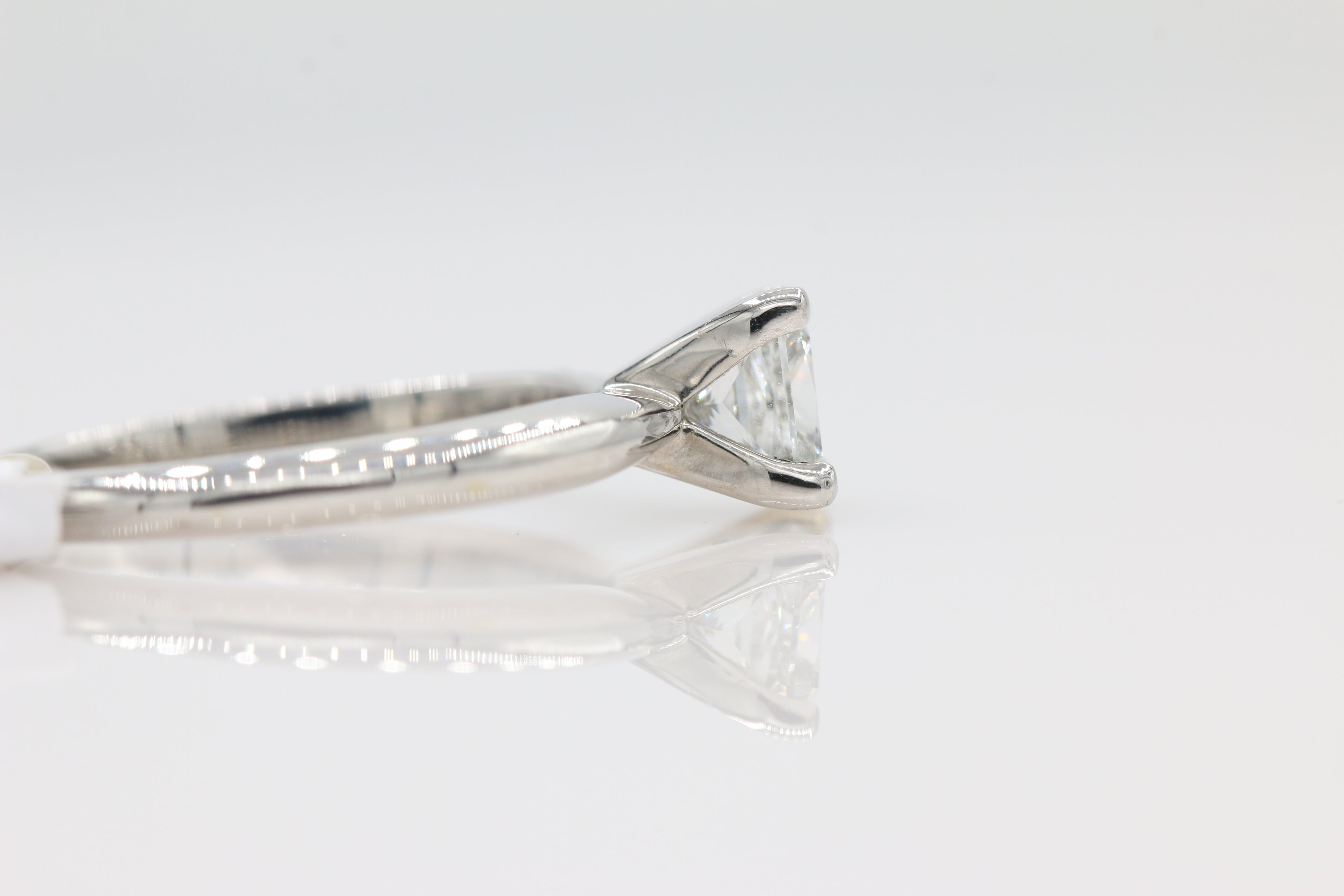 Diamond Solitaire Ring in 14KT White Gold ( 1.01ct tw dia )