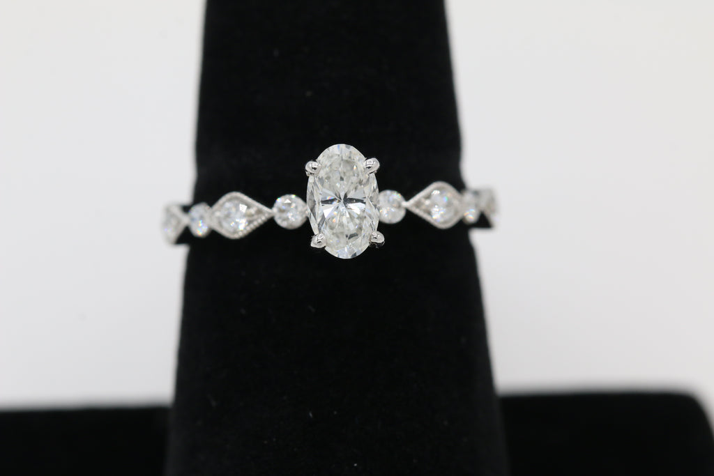 Oval Solitaire Diamond Ring in 14KT White Gold ( 0.91ct tw dia / 0.68ct Oval )