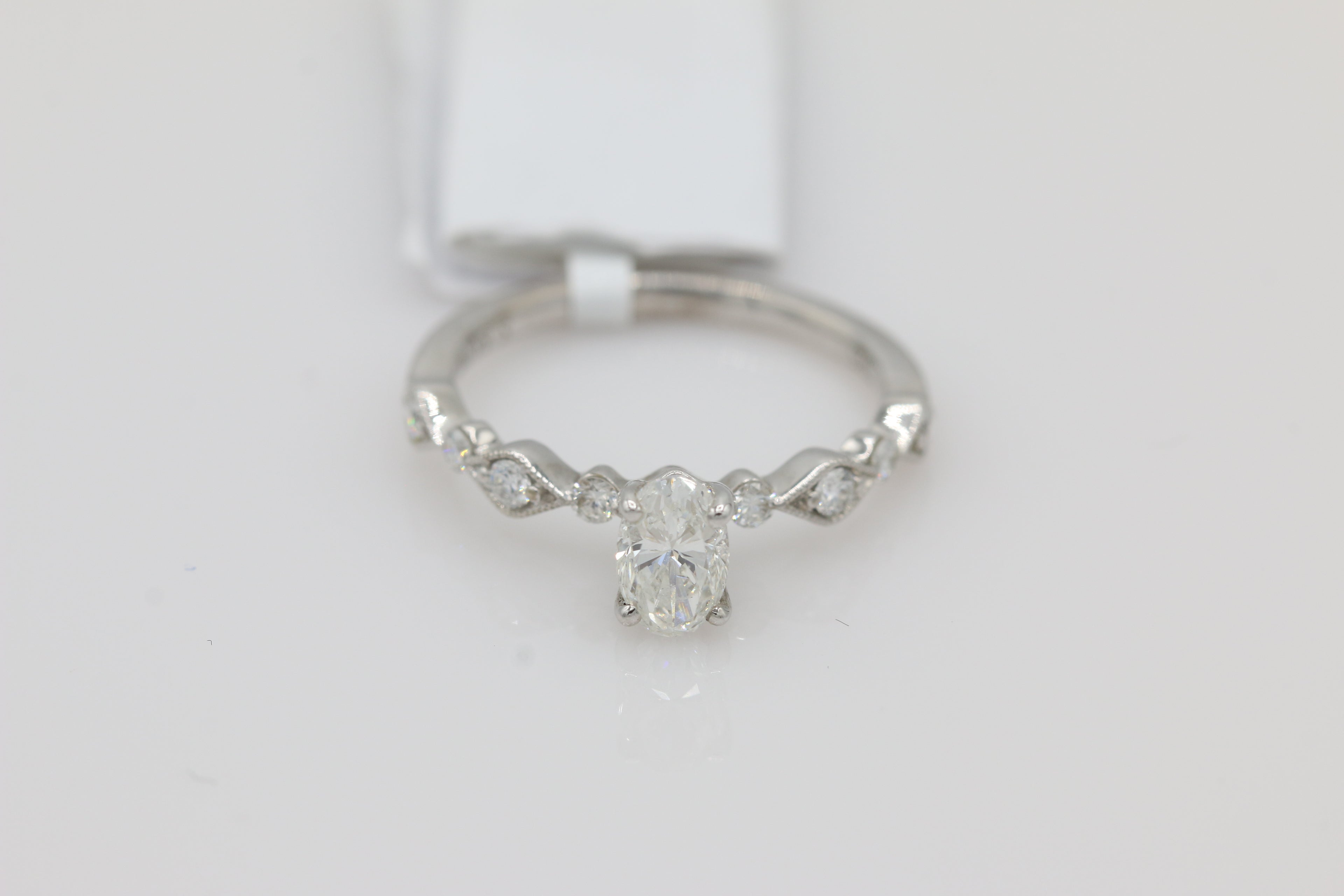 Oval Solitaire Diamond Ring in 14KT White Gold ( 0.91ct tw dia / 0.68ct Oval )