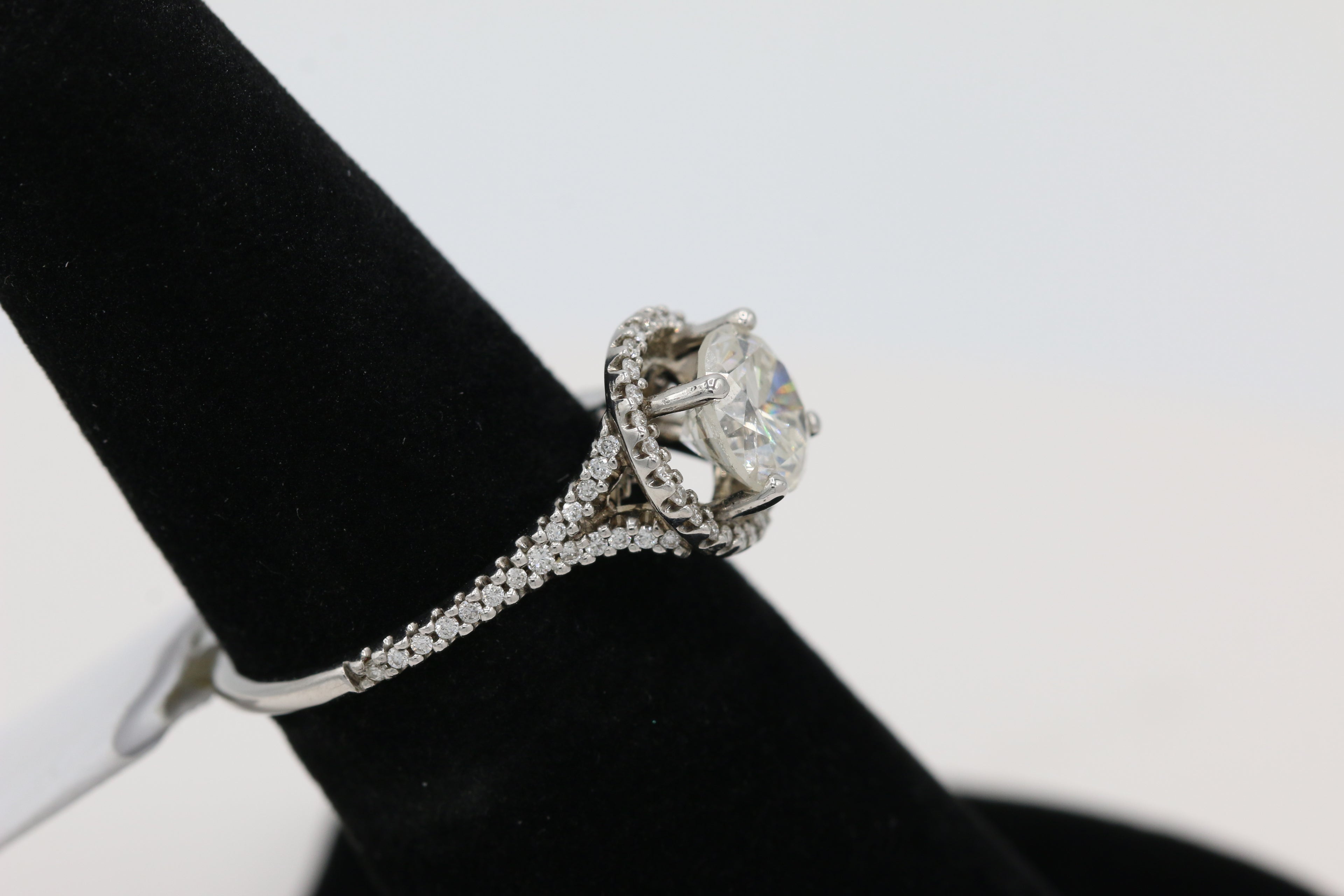 Diamond Floral Ring in 14KT White Gold ( 1.10ct dtw / 0.96ct center )