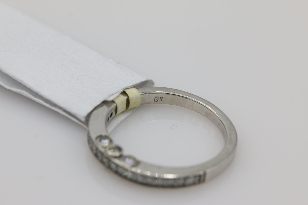 Diamond Channel Band in 14KT White Gold ( 0.25ct tw dia )