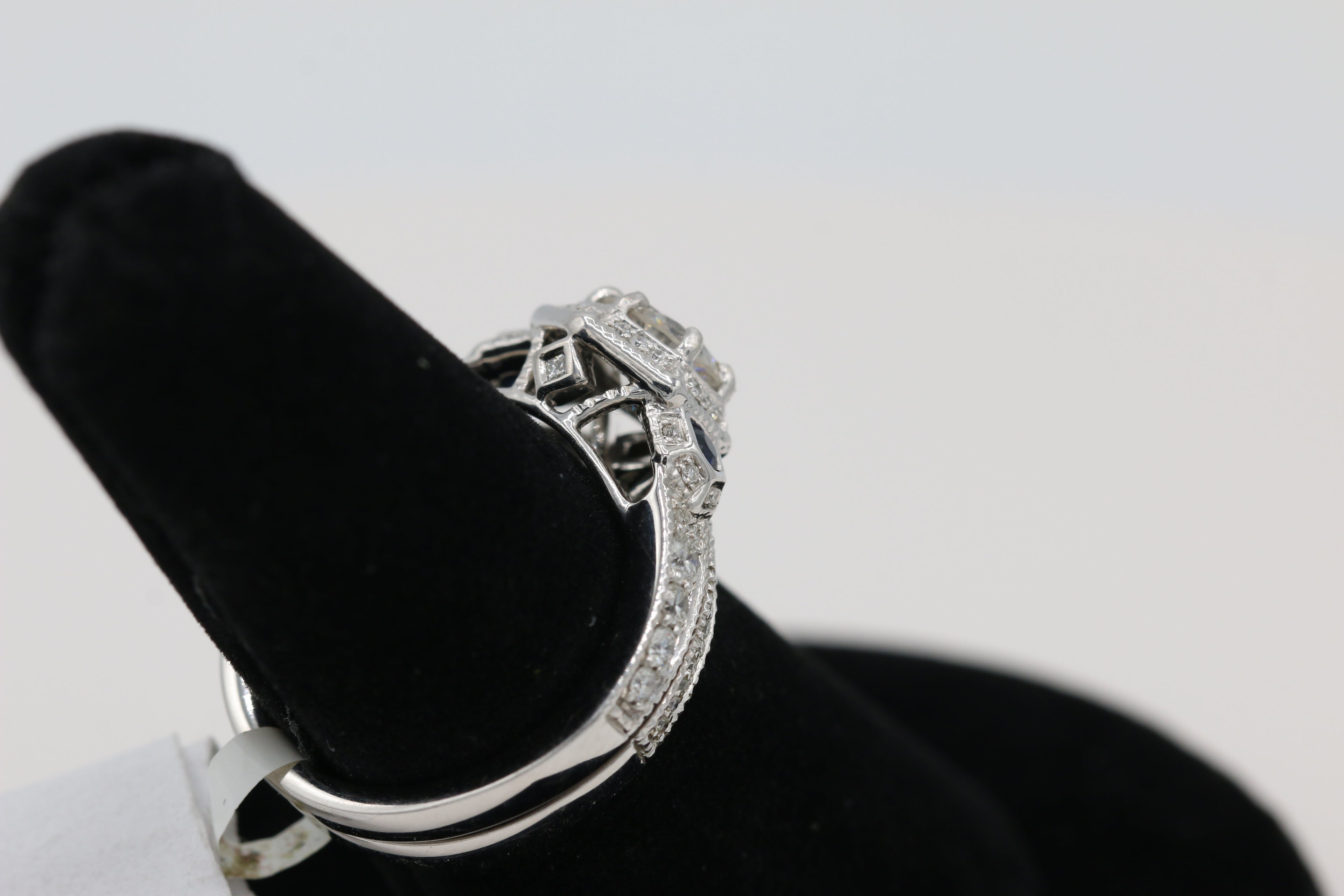 Hexagon Halo Diamond and Sapphire Ring in 14KT White Gold ( 0.42ct dtw / 0.81ct SAP )