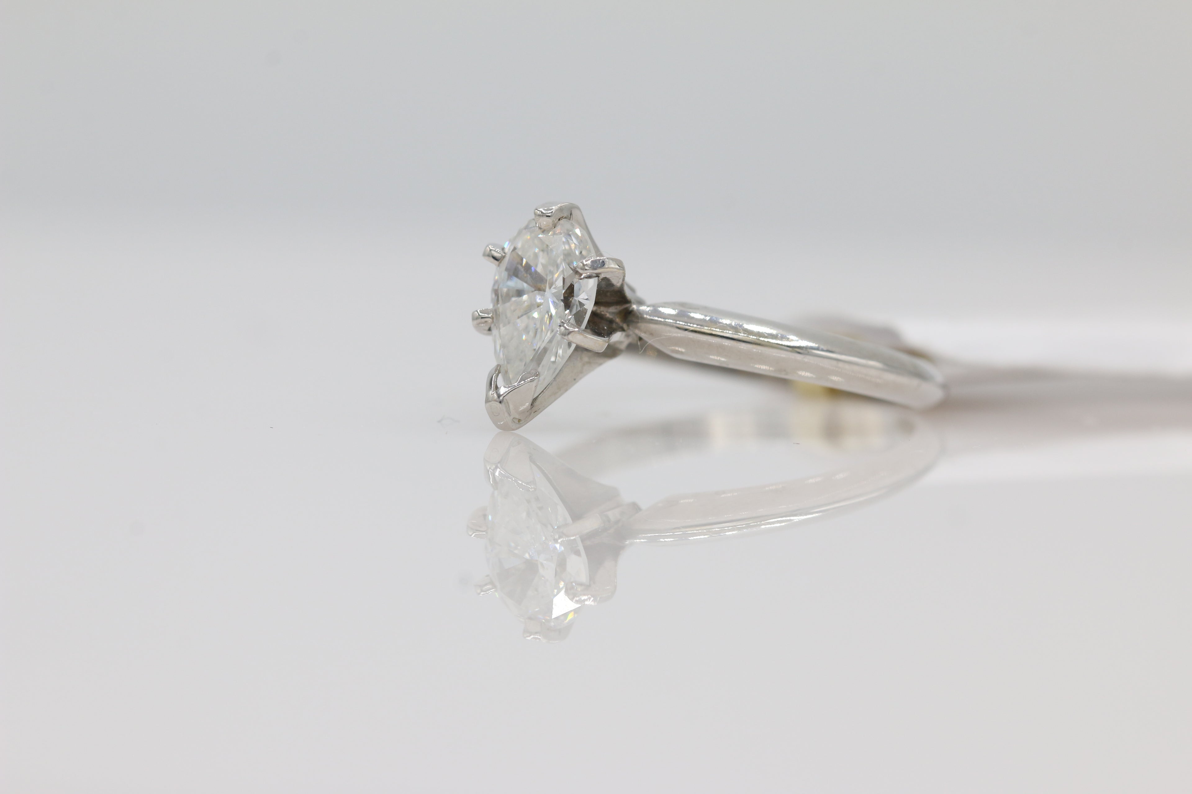 Diamond Band with Milgrain in 14KT White Gold ( 0.25ct tw dia )