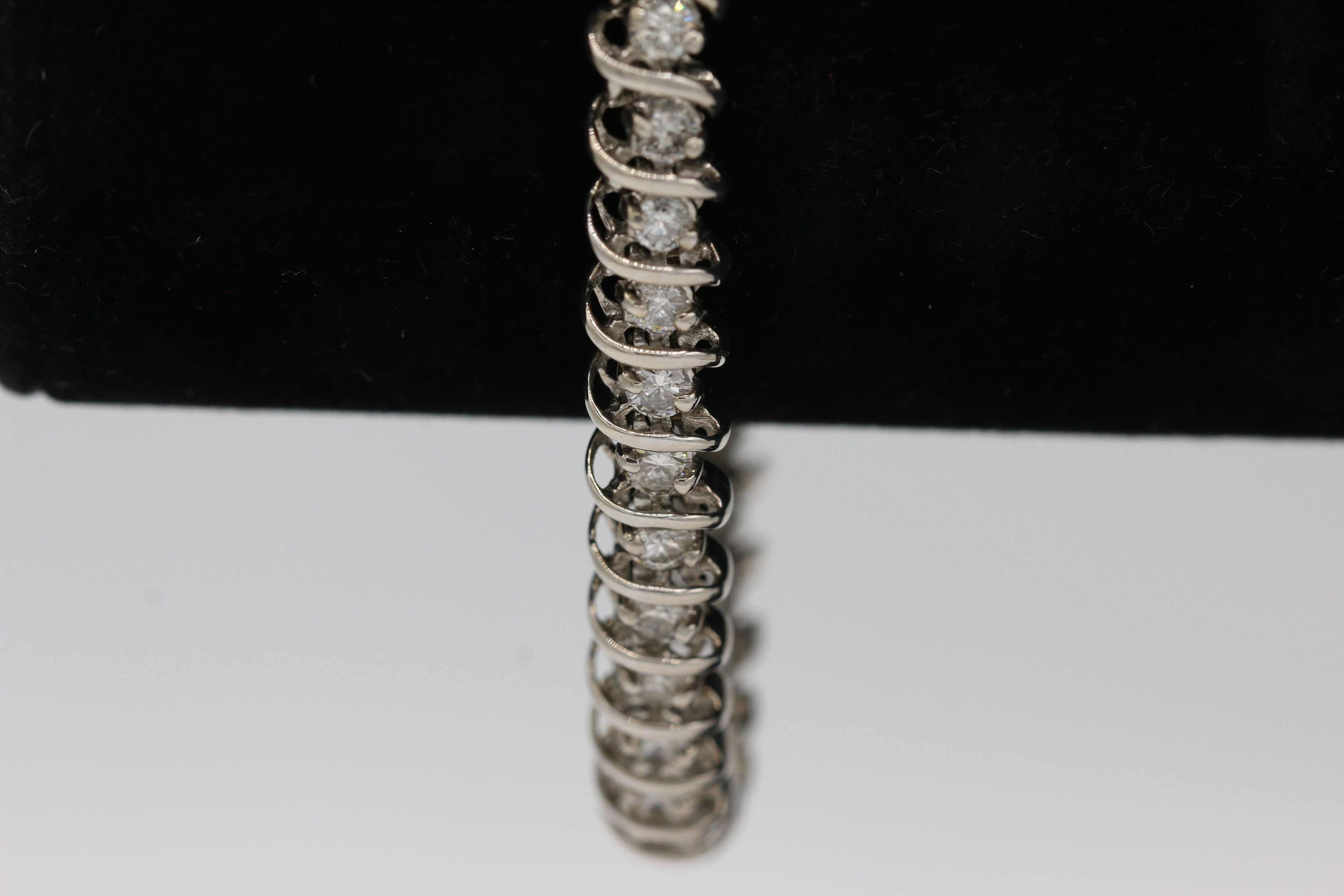 Diamond Tennis Bracelet in 14KT White Gold ( 4ct tw dia )
