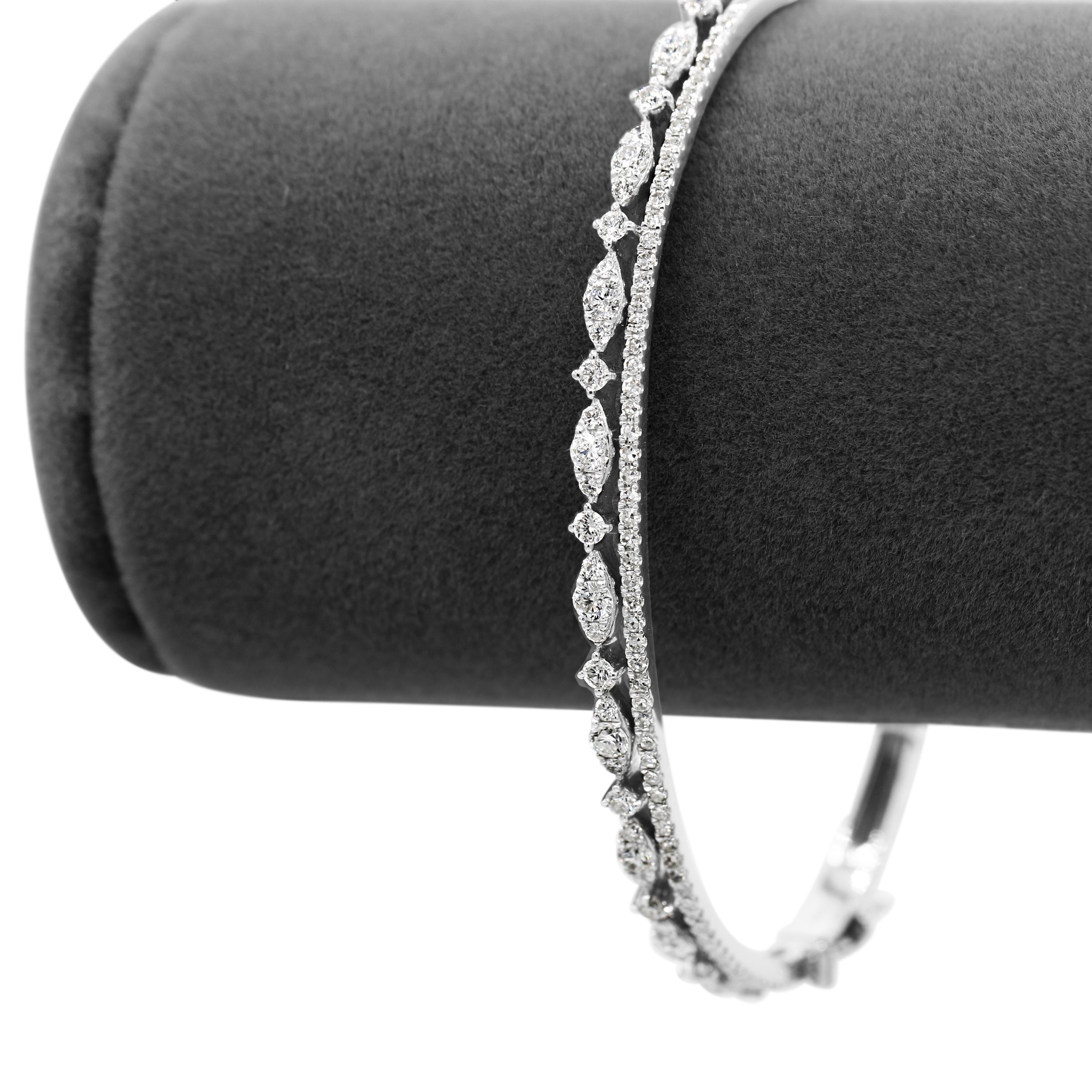 Scalloped Diamond Bangle in 14KT White Gold ( 1.29ct tw dia )