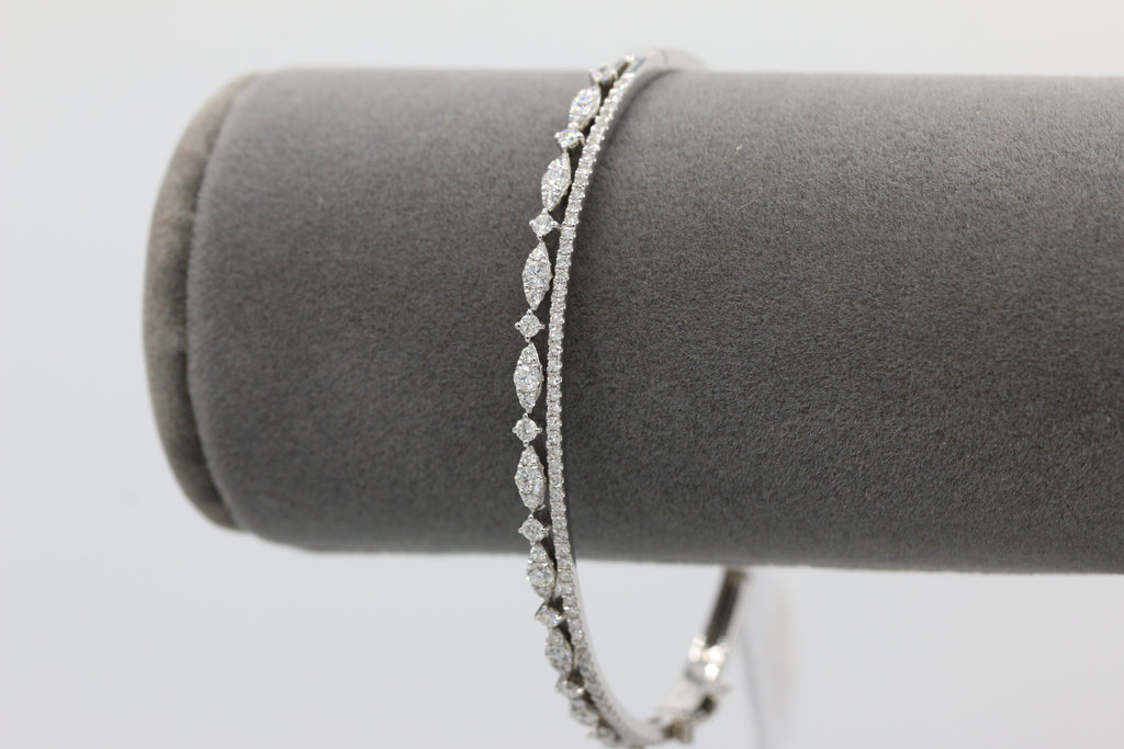 Scalloped Diamond Bangle in 14KT White Gold ( 1.29ct tw dia )