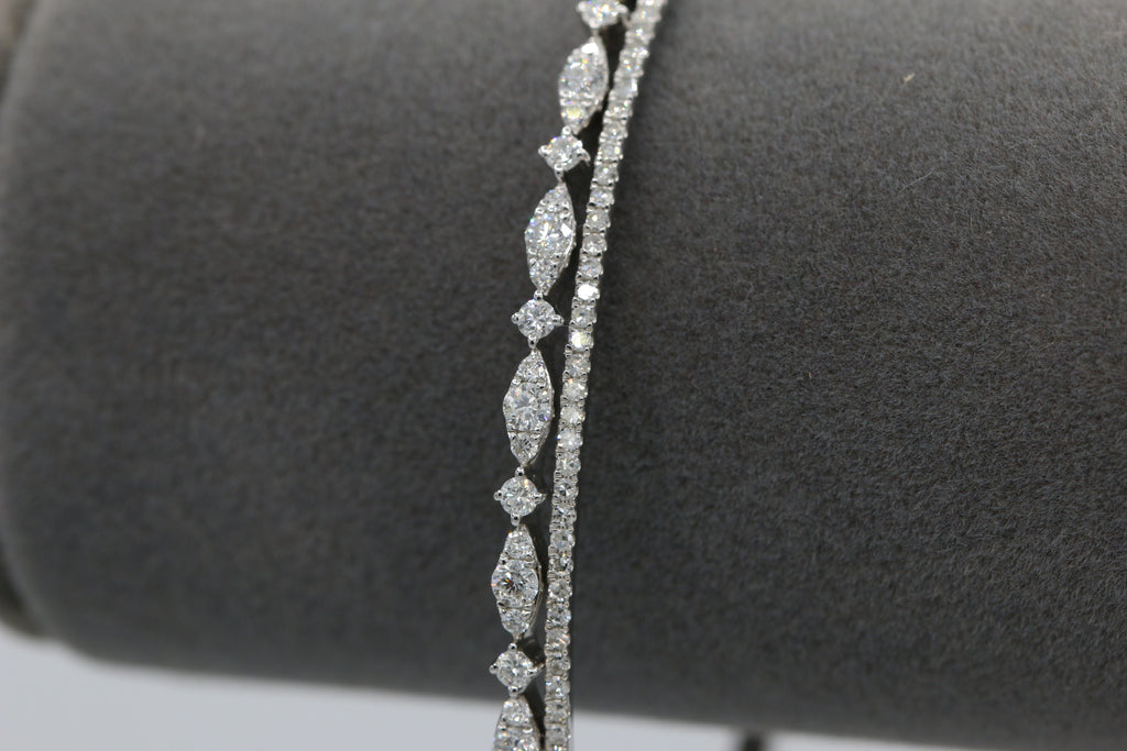 Scalloped Diamond Bangle in 14KT White Gold ( 1.29ct tw dia )