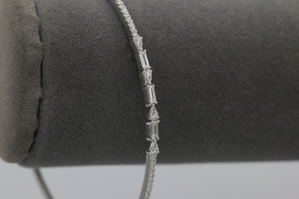 Exquisite Diamond Bangle in 14KT White Gold ( 0.56ct tw dia )