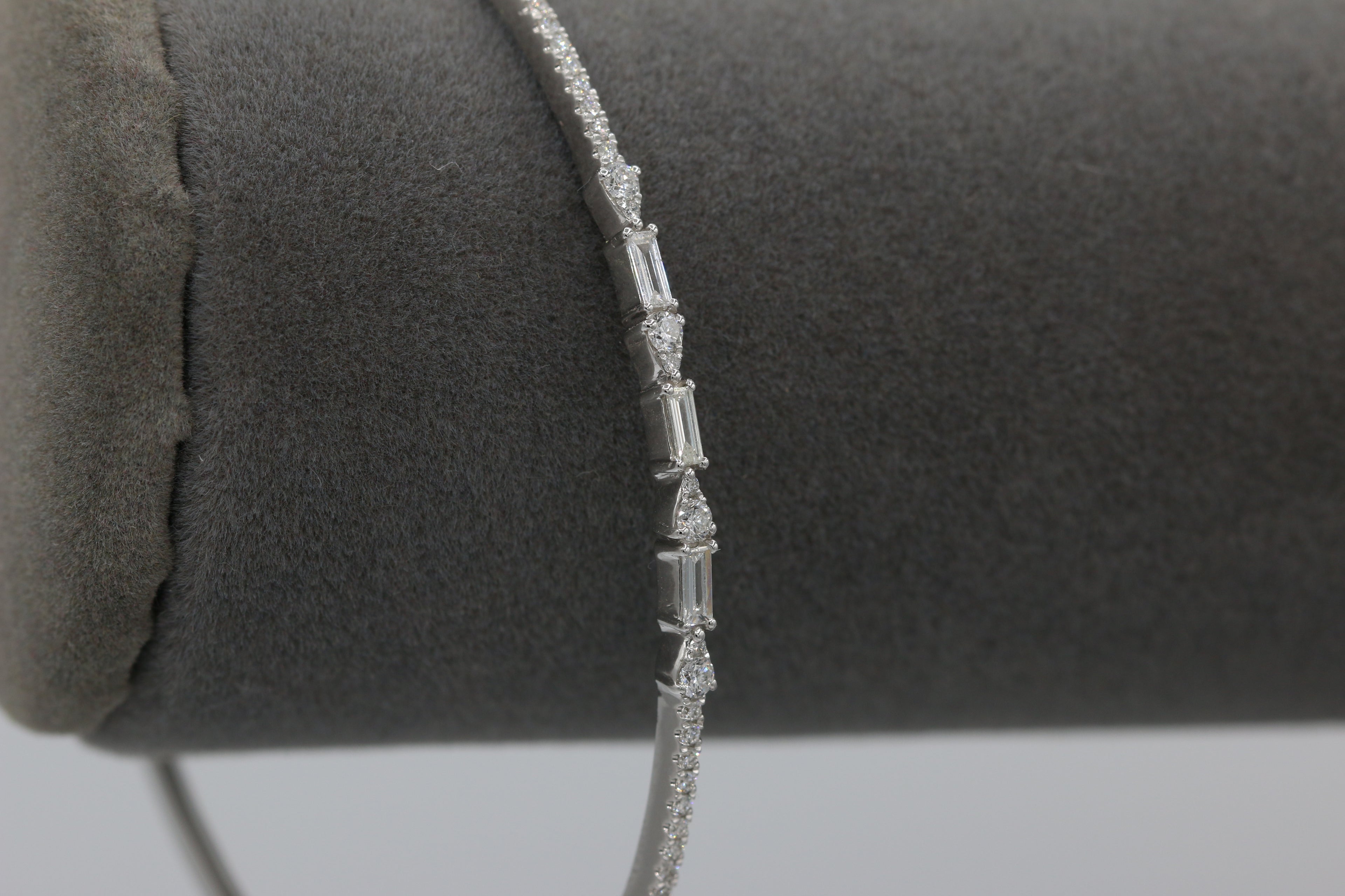 Exquisite Diamond Bangle in 14KT White Gold ( 0.56ct tw dia )