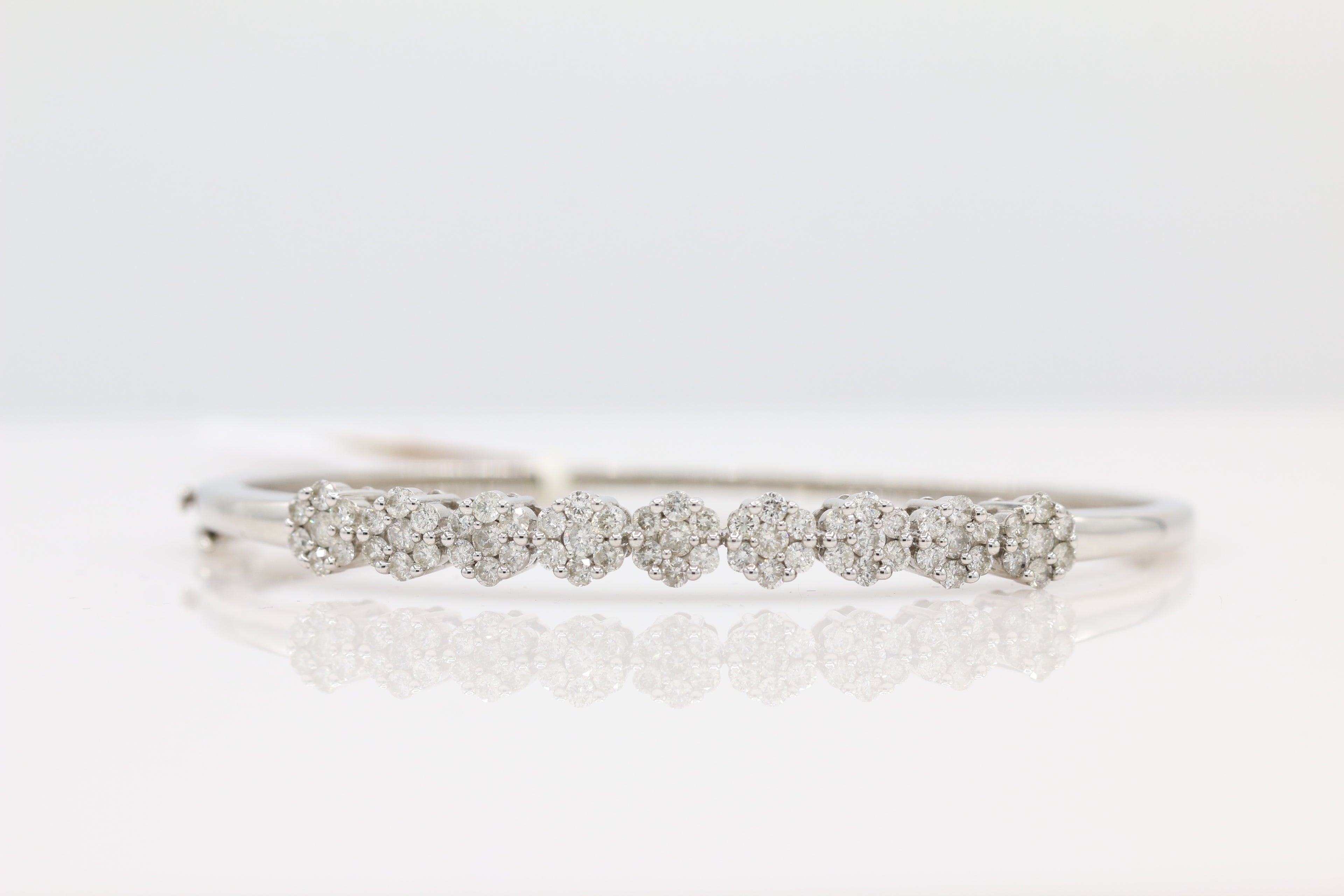 Cluster Floral Diamond Bangle in 14KT White Gold ( 3ct tw dia )