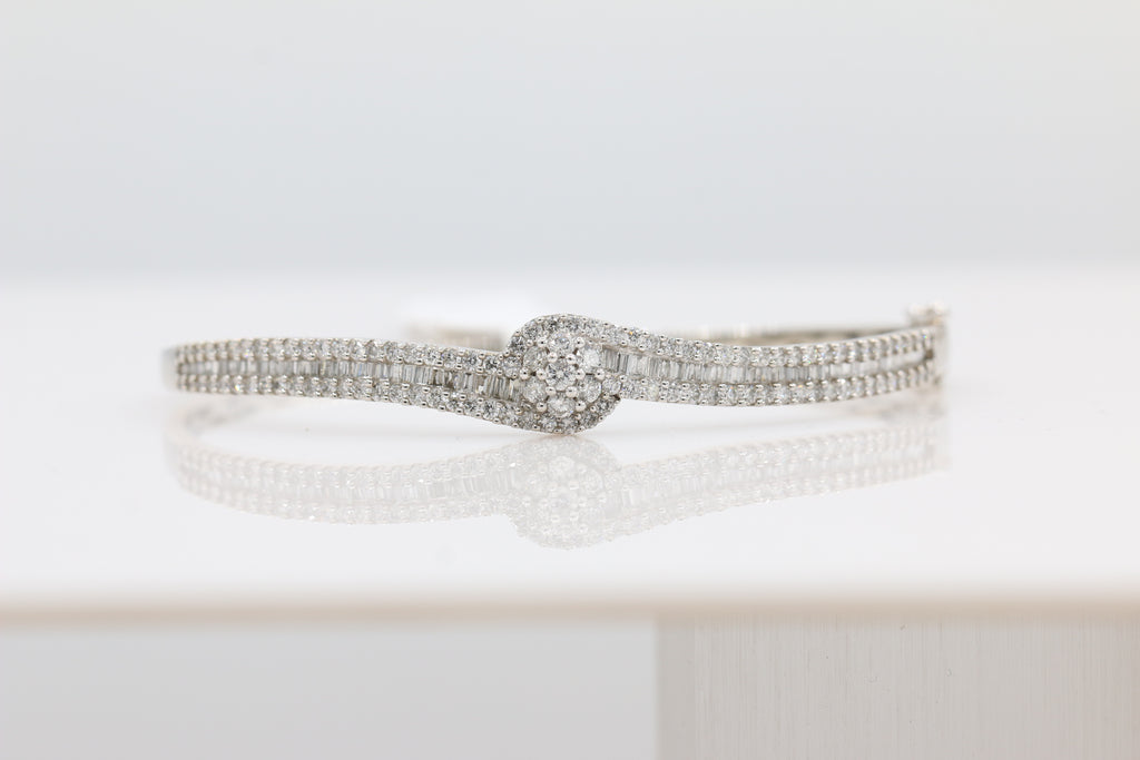 Swirl Baguette Cut Diamond Bangle in 14KT White Gold ( 2ct tw dia )