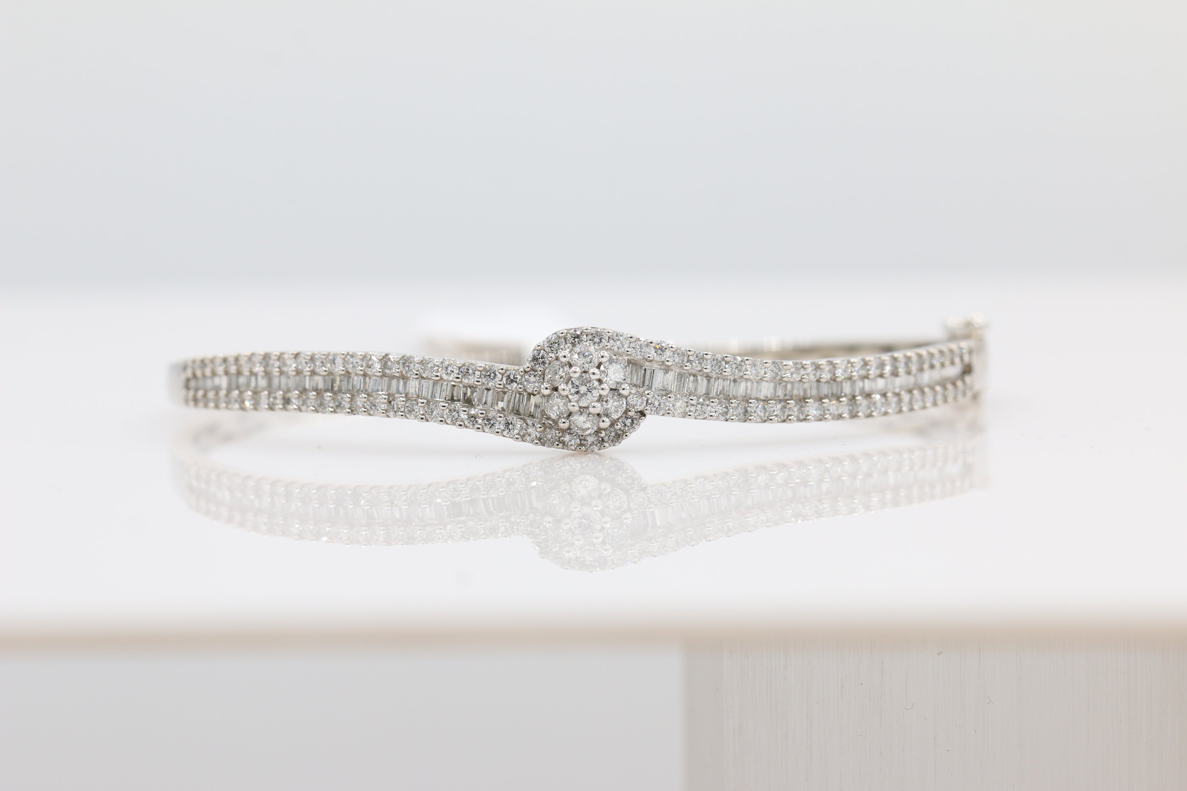 Swirl Baguette Cut Diamond Bangle in 14KT White Gold ( 2ct tw dia )