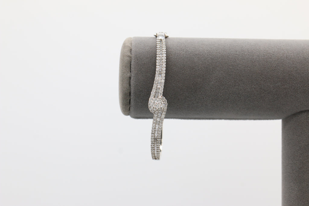 Swirl Baguette Cut Diamond Bangle in 14KT White Gold ( 2ct tw dia )