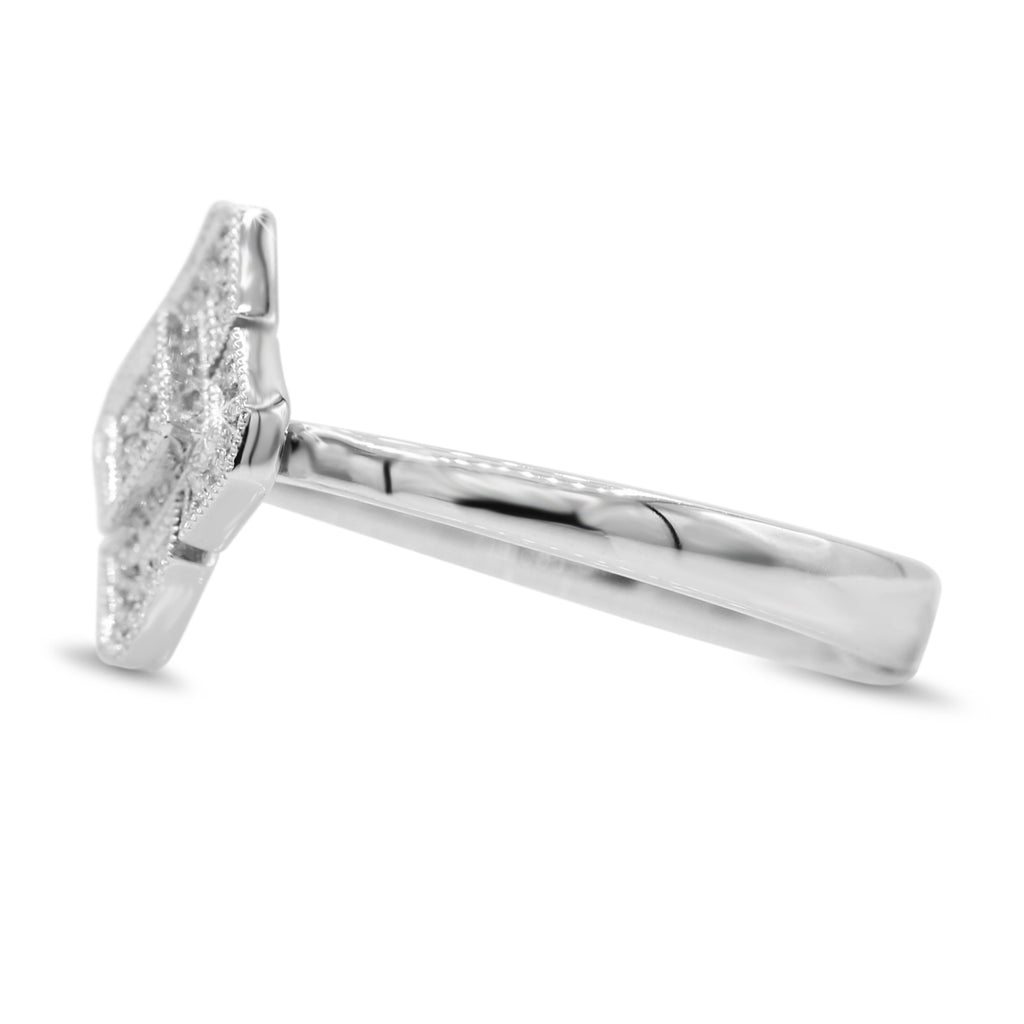 Diamond Cluster Ring in 14KT White Gold ( 0.11ct tw dia )