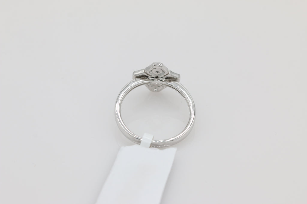 Diamond Cluster Ring in 14KT White Gold ( 0.11ct tw dia )