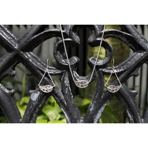 Southern Gates Horizontal Leaf Earrings
